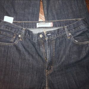 2 pair of men’s Levi’s Jeans